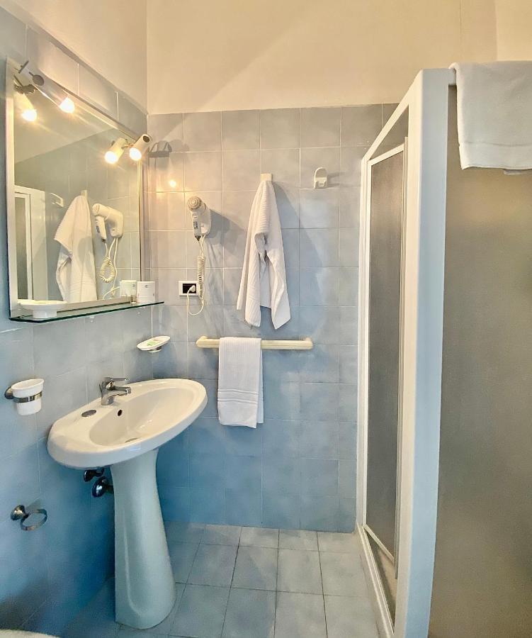 Il Romito Hotel Quercianella Eksteriør billede